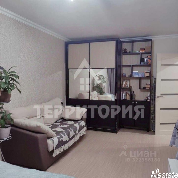 2-комн квартира улица Ивана Сутырина, 15,  д. 15