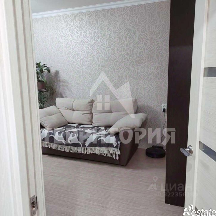 2-комн квартира улица Ивана Сутырина, 15,  д. 15