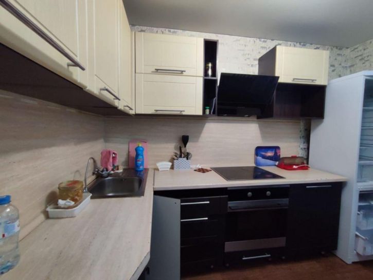 2-комн квартира Красная Байдарка ул, 3