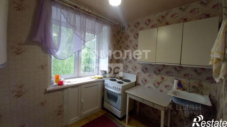 3-комн квартира ул Голубкова, 8,  д. 8