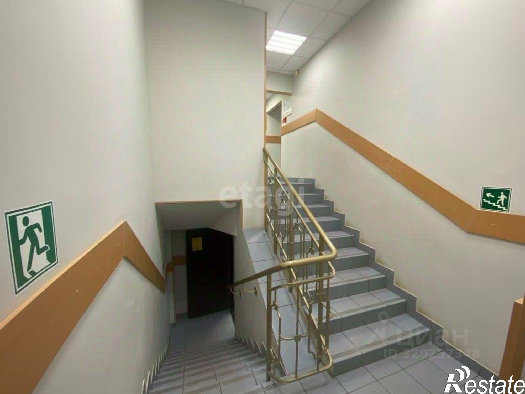 Купить офис, помещение под офис за 109 943 000 рублей на Смоленская улица, 3