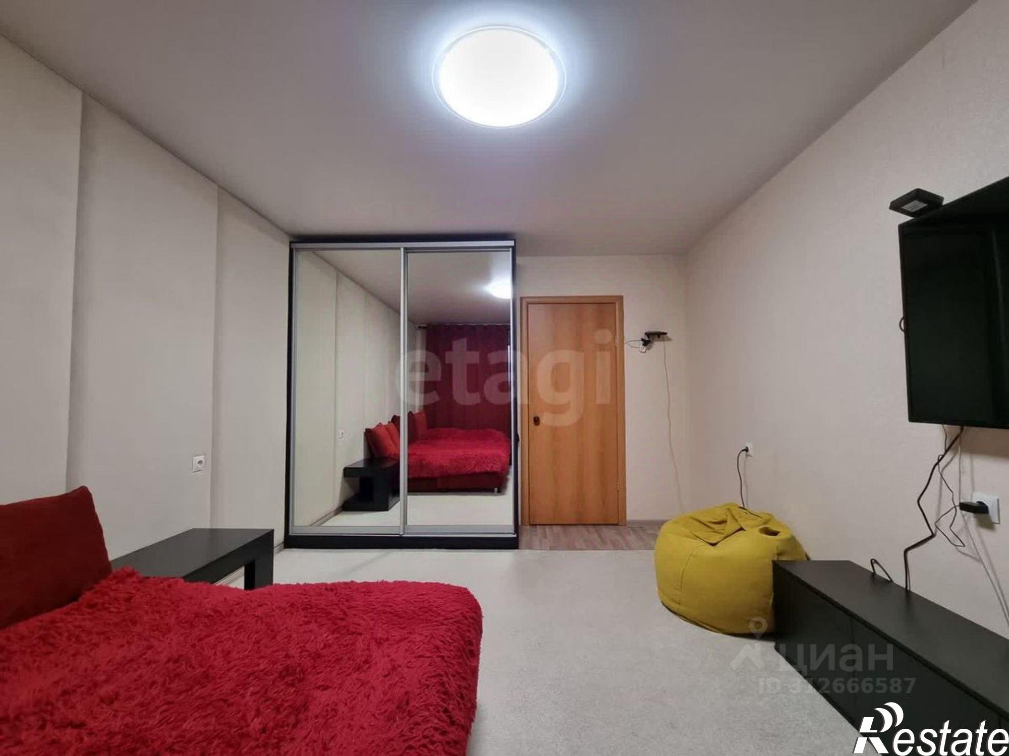 Купить квартиру за 5 500 000 рублей на Старокараваевская улица, 12