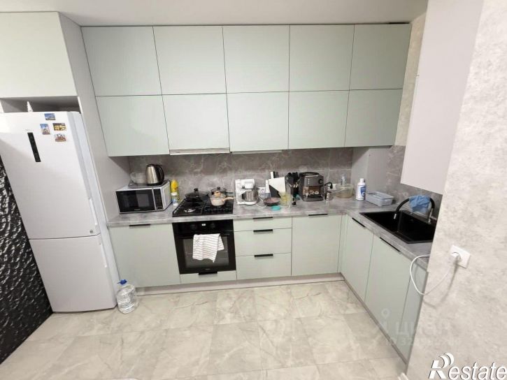 2-комн квартира Александра Зиновьева улица, 8,  д. 8