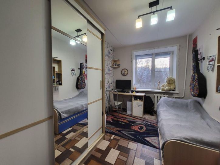 4-комн квартира Голубкова ул