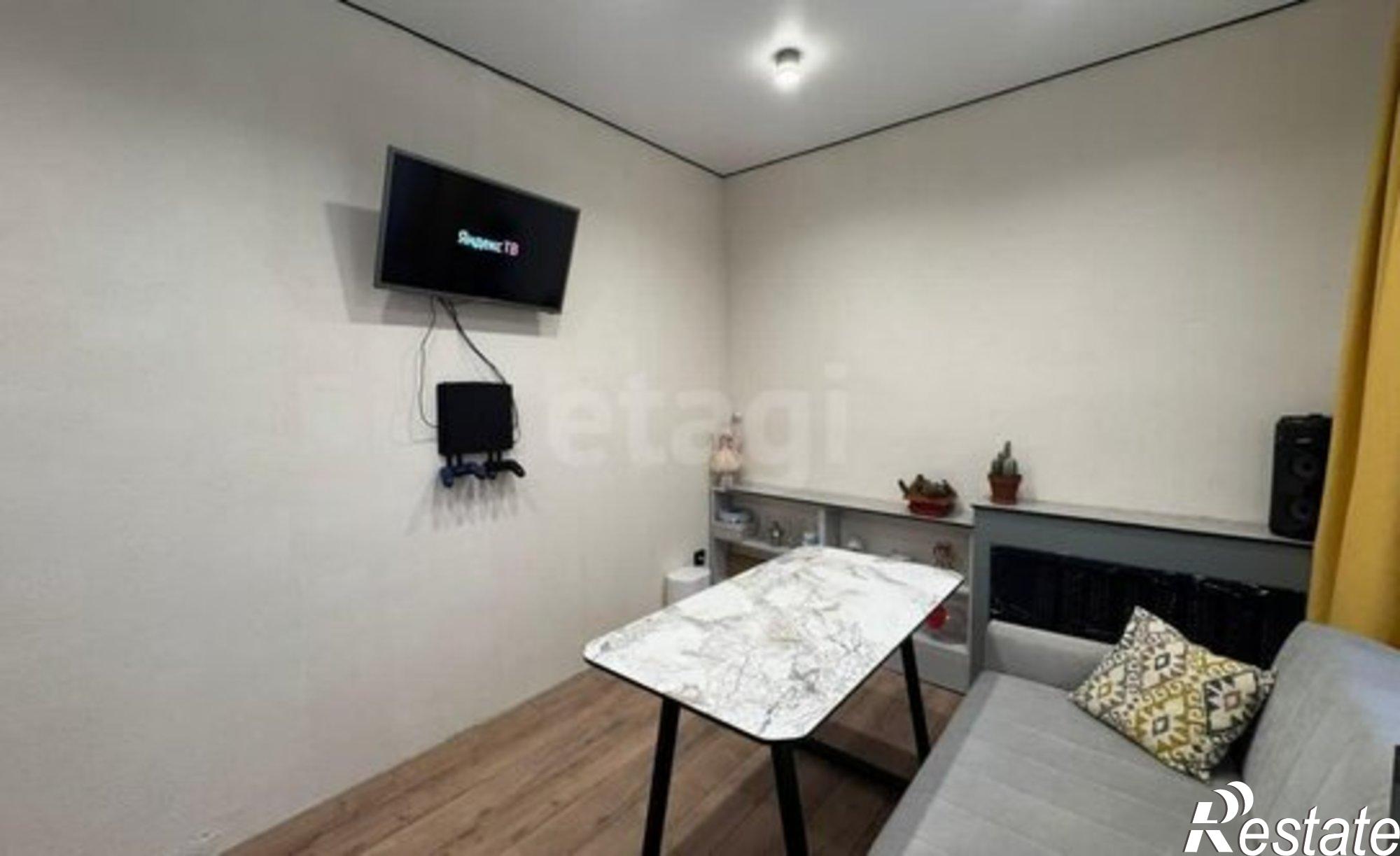 Купить квартиру за 2 400 000 рублей на Речной проспект, 82