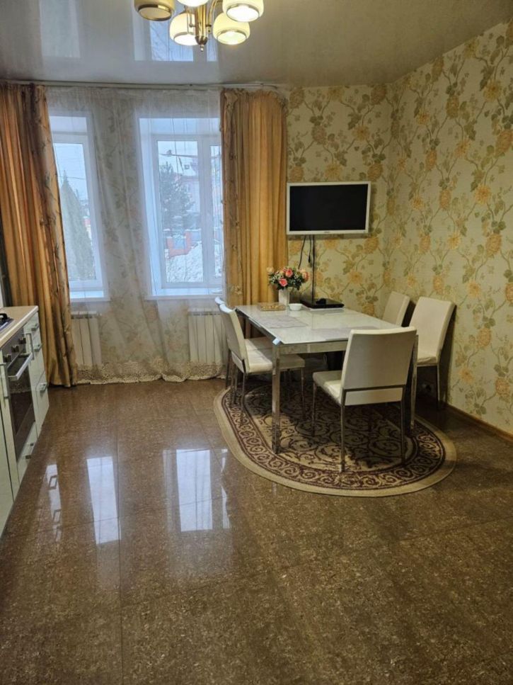 2-комн квартира Стопани ул, 42