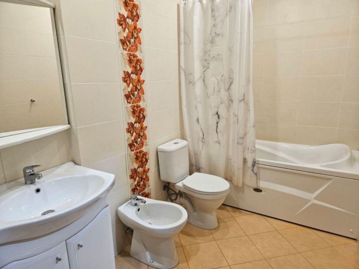 2-комн квартира Стопани ул, 42