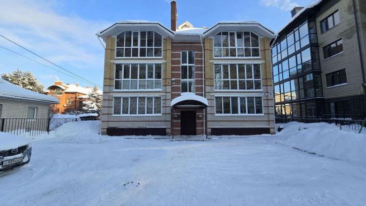 2-комн квартира 8 Марта ул, 53