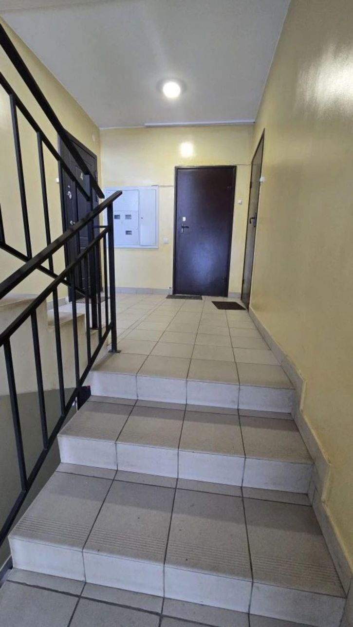 2-комн квартира 8 Марта ул, 53