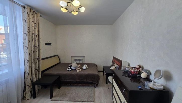 2-комн квартира 8 Марта ул, 53