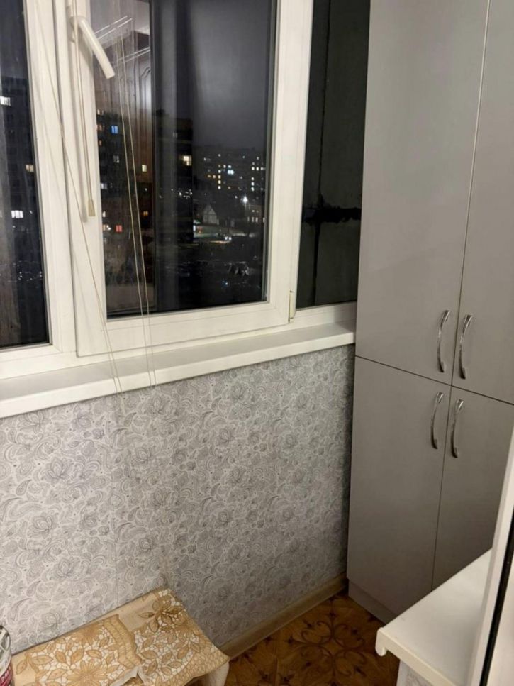 3-комн квартира 8 Марта ул, 54