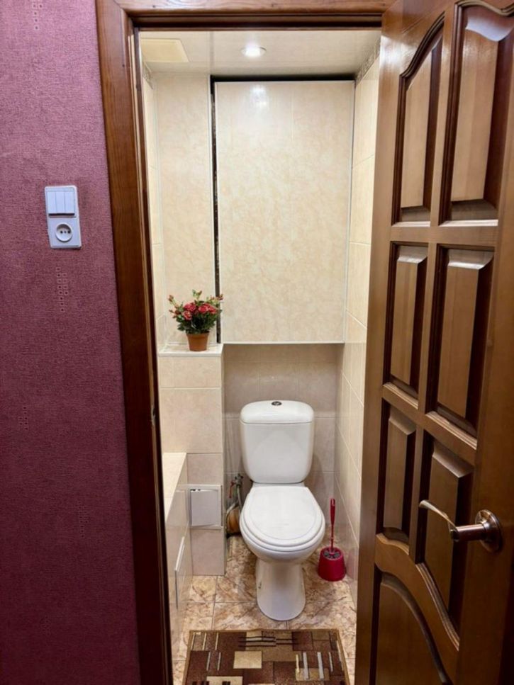 3-комн квартира 8 Марта ул, 54
