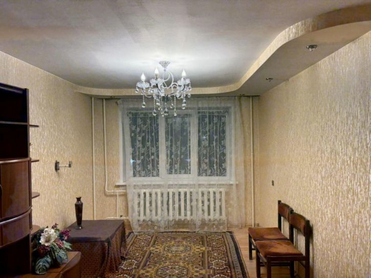 3-комн квартира 8 Марта ул, 54