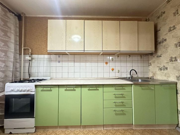 3-комн квартира Свердлова ул, 80