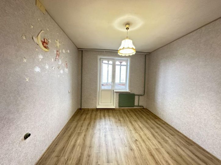 3-комн квартира Свердлова ул, 80