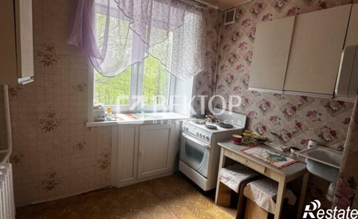 3-комн квартира улица Голубкова, 8,  д. 8