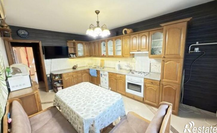 3-комн квартира Индустриальная улица, 37,  д. 37