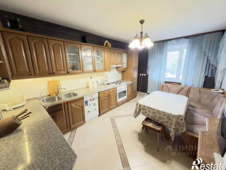 3-комн квартира Индустриальная улица, 37,  д. 37