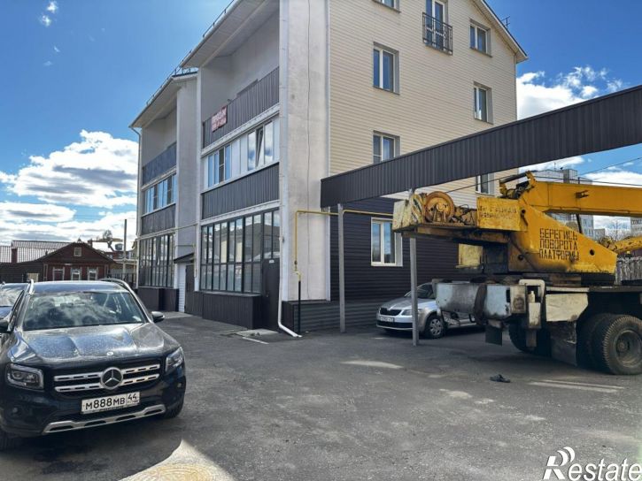 3-комн квартира Задорина ул, 45
