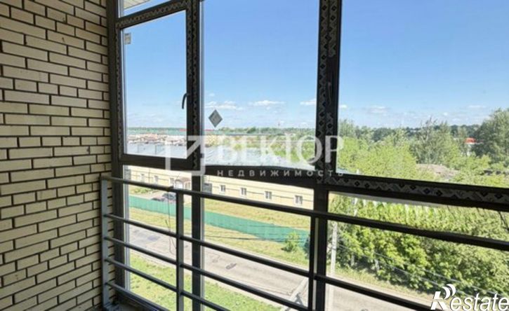 2-комн квартира улица Художников Шуваловых, 1,  д. 1