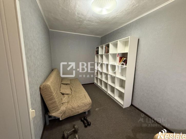 2-комн квартира улица Титова, 20,  д. 20