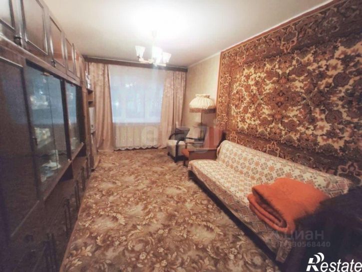 4-комн квартира улица Задорина, 8,  д. 8