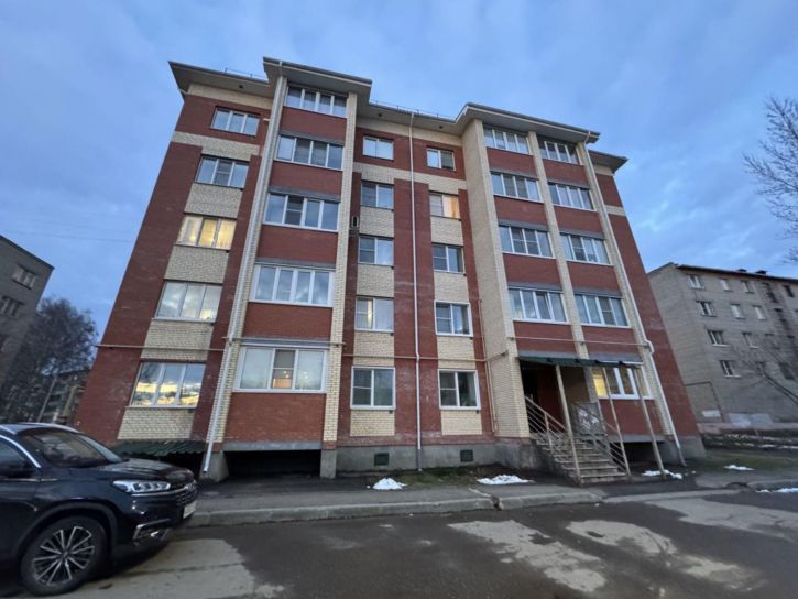 3-комн квартира Сутырина ул, 26а