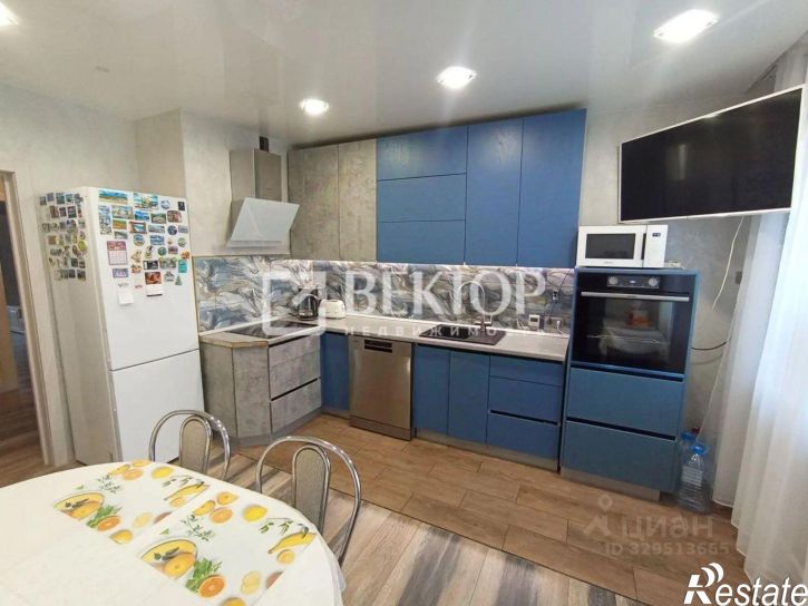3-комн квартира улица Олега Юрасова, 1,  д. 1