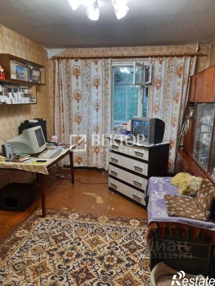 4-комн квартира улица Ивана Сутырина, 10,  д. 10
