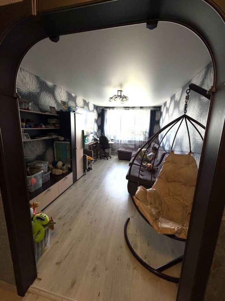 4-комн квартира Задорина ул, 8