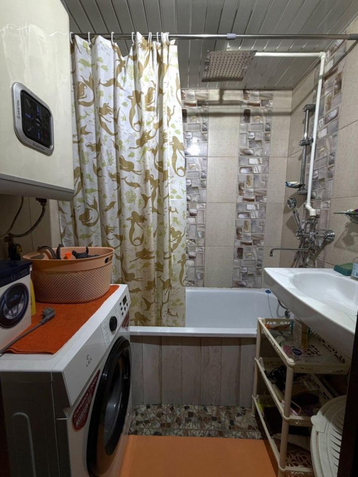 4-комн квартира Задорина ул, 8
