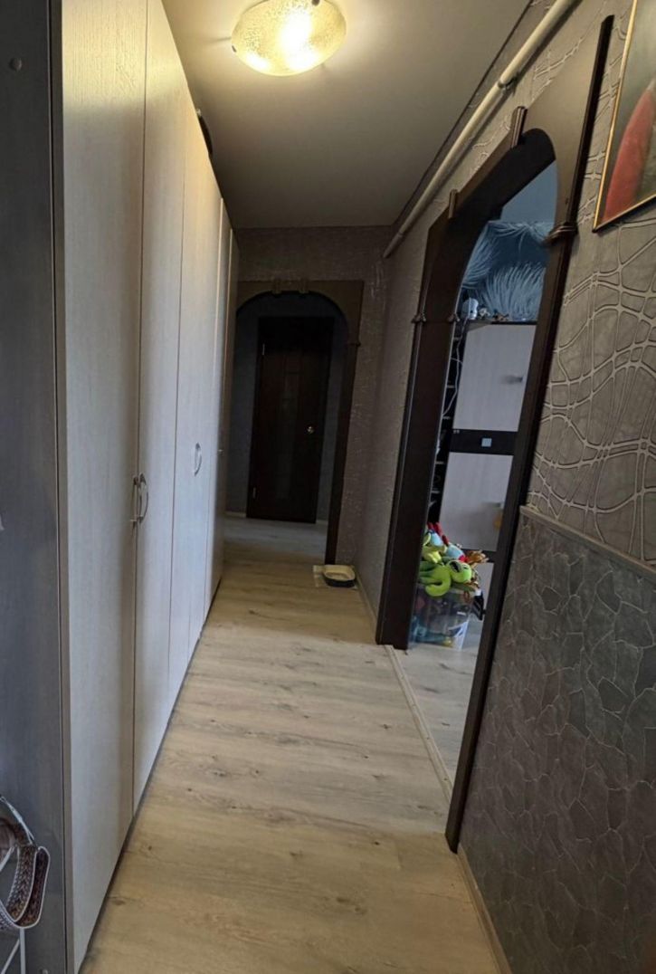 4-комн квартира Задорина ул, 8