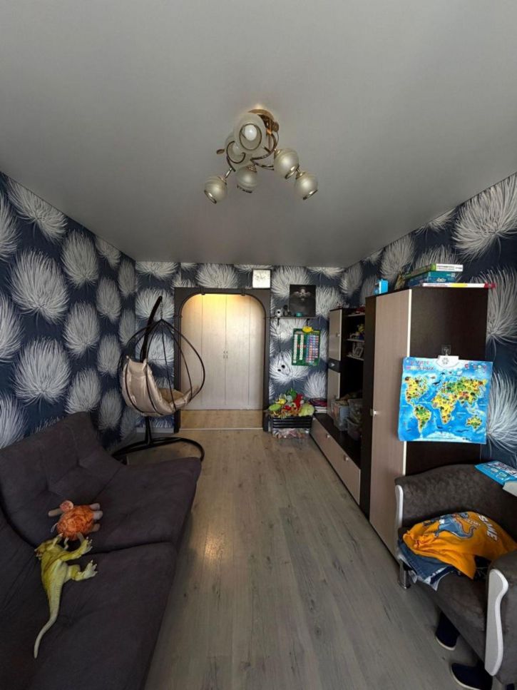 4-комн квартира Задорина ул, 8