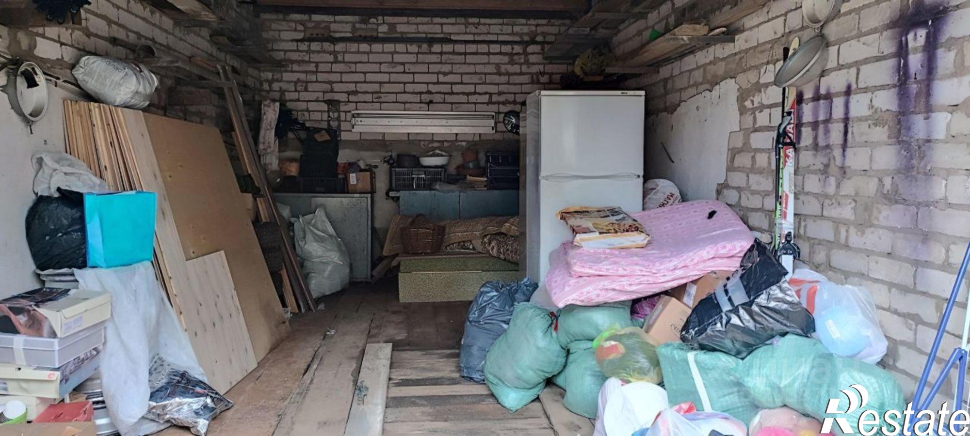 Купить гараж, место в паркинге за 500 016 рублей на улица Коммунаров, 1