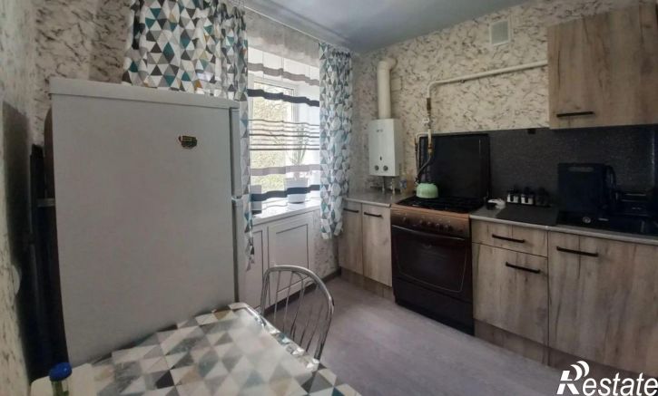 2-комн квартира Титова ул, 13