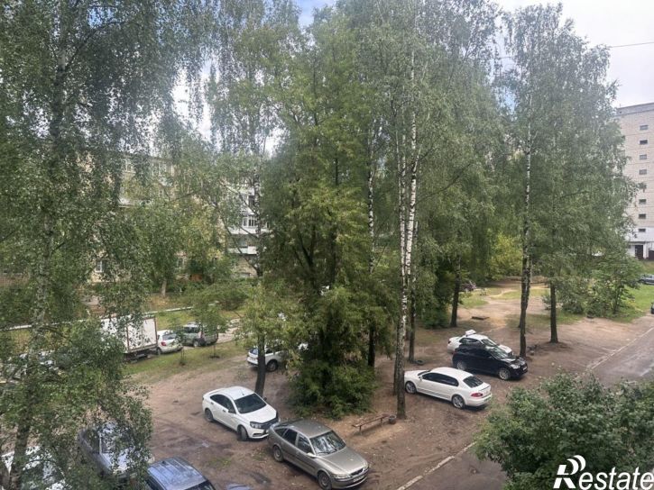 2-комн квартира Сутырина ул, 20