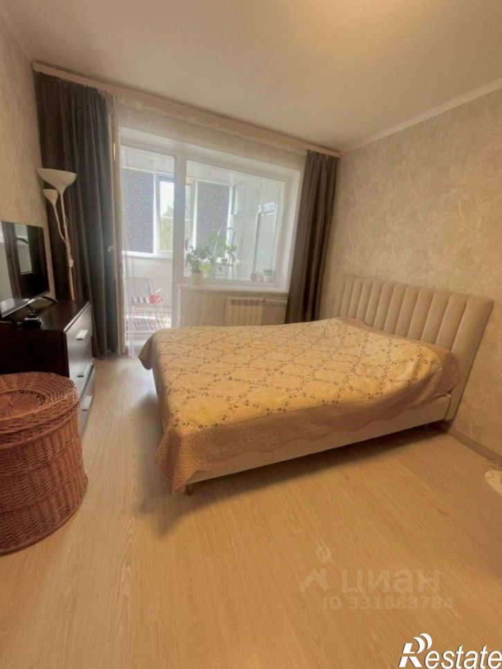 3-комн квартира ул Задорина, 8,  д. 8