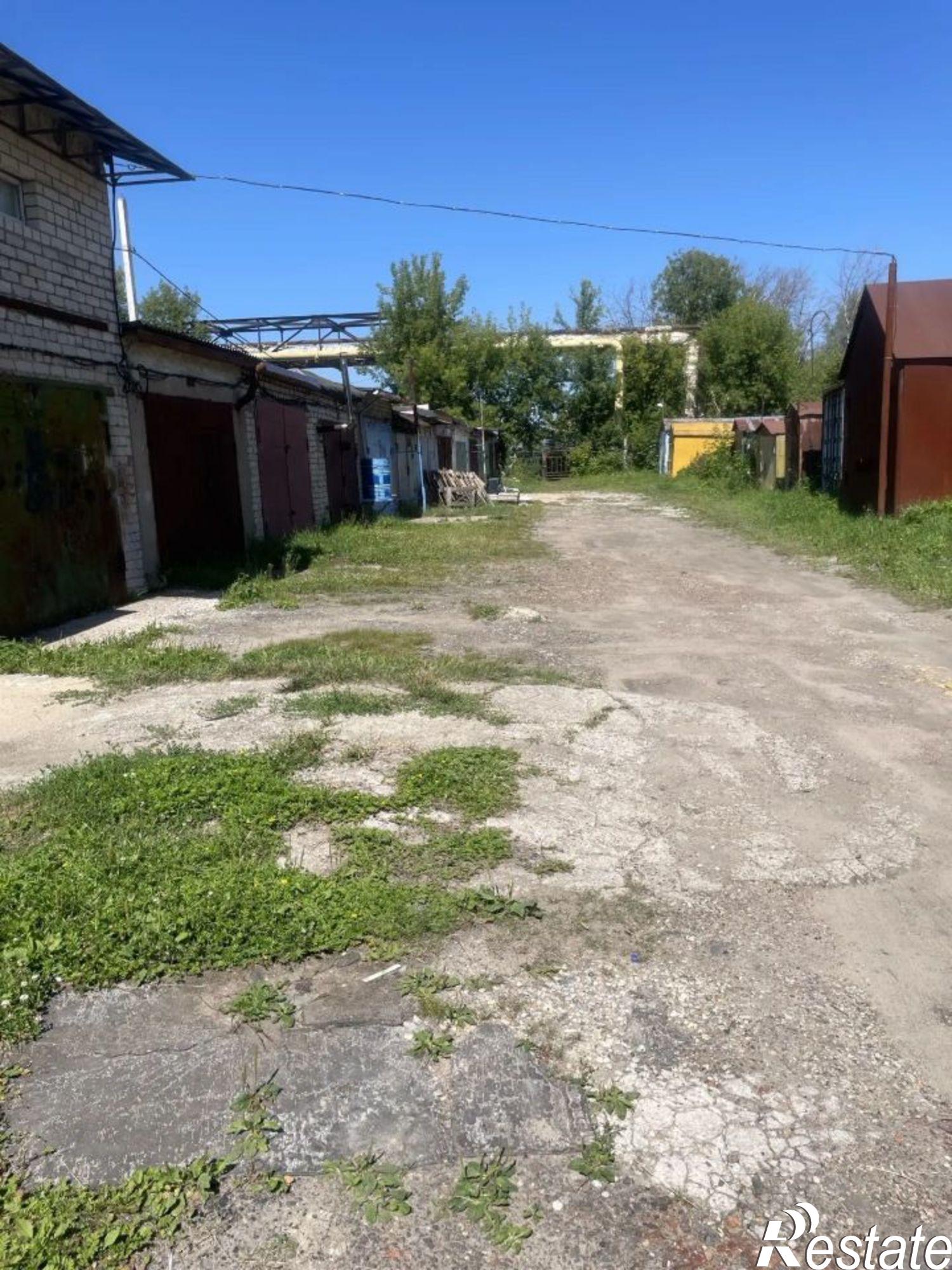 Купить гараж, место в паркинге за 700 011 рублей на ул Коммунаров, 1