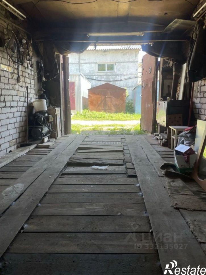 Гараж/парковка ул Коммунаров, 1,  д. 1