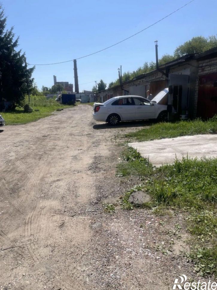 Гараж/парковка ул Коммунаров, 1,  д. 1