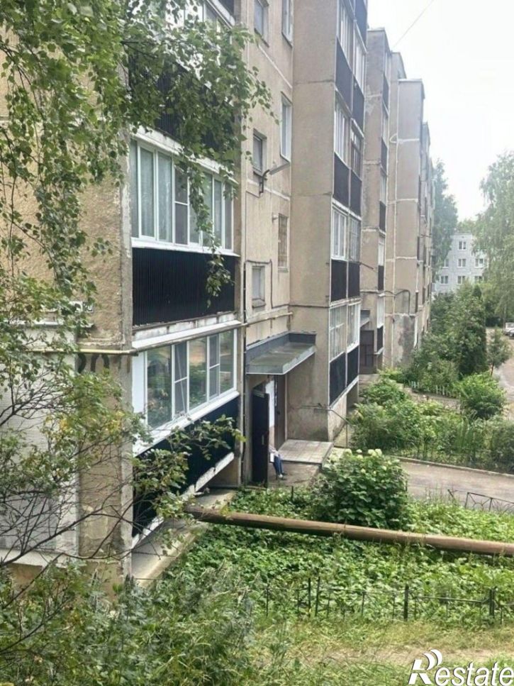 2-комн квартира ул Сутырина, 20,  д. 20