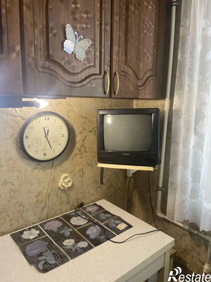 2-комн квартира Сутырина ул, 14