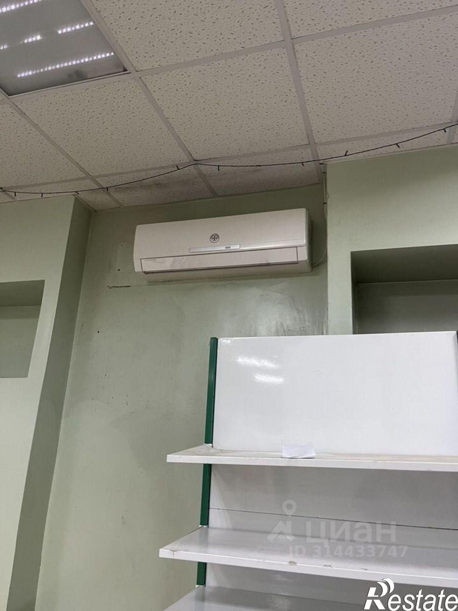 Купить торговое помещение за 5 750 020 рублей на ул Симановского, 101