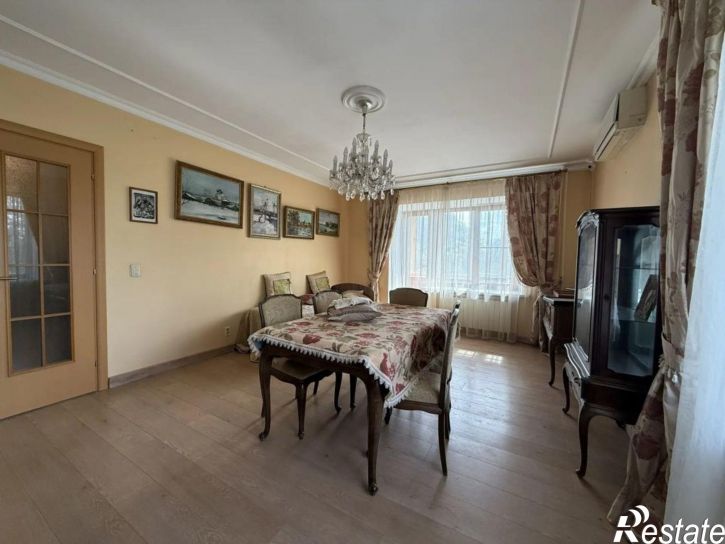 4-комн квартира Овражная ул, 7
