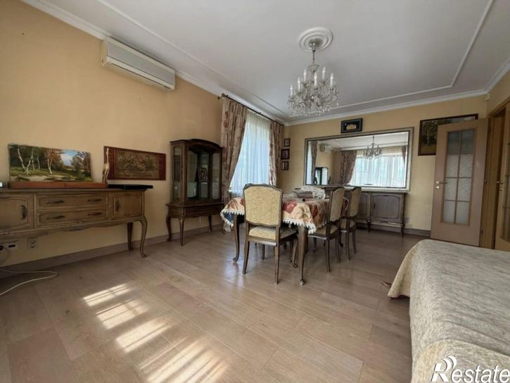 4-комн квартира Овражная ул, 7
