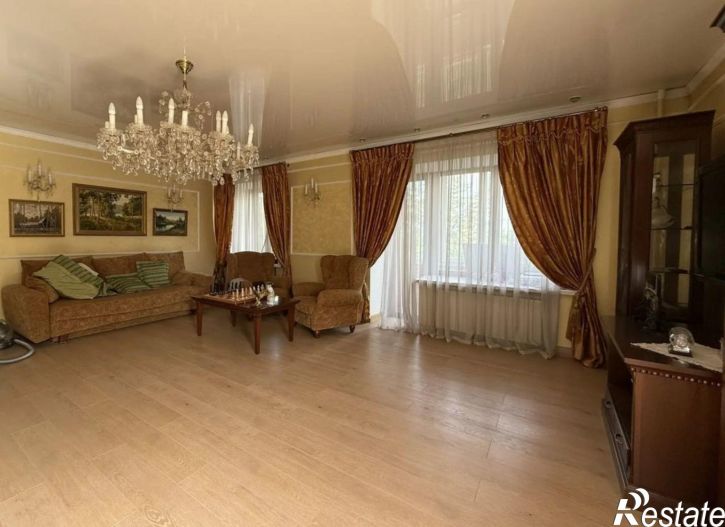 4-комн квартира Овражная ул, 7
