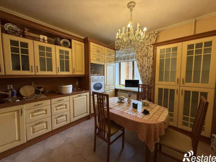 4-комн квартира Овражная ул, 7