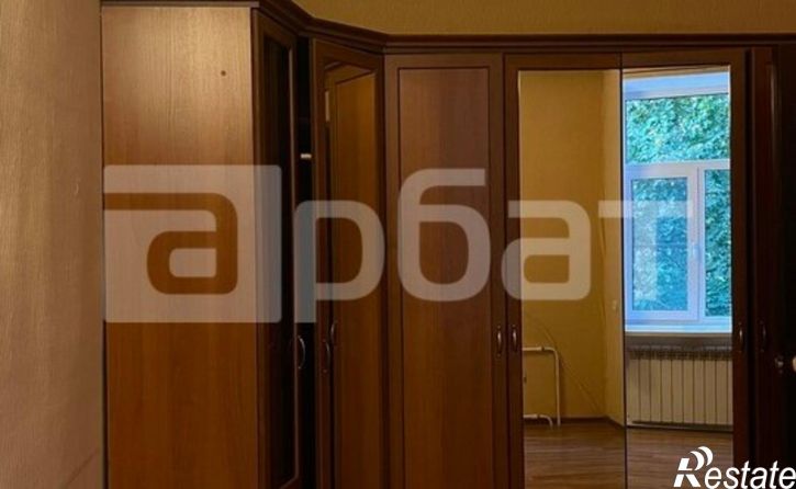 4-комн квартира улица Ткачей, 2,  д. 2