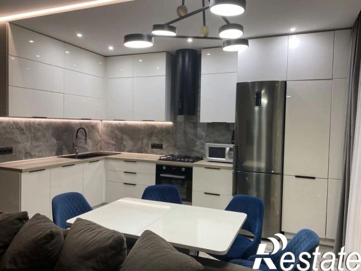 3-комн квартира Профсоюзная ул, 14