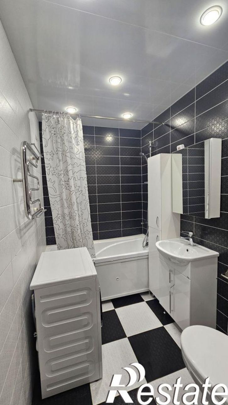 1-комн квартира Коммунаров ул, 6